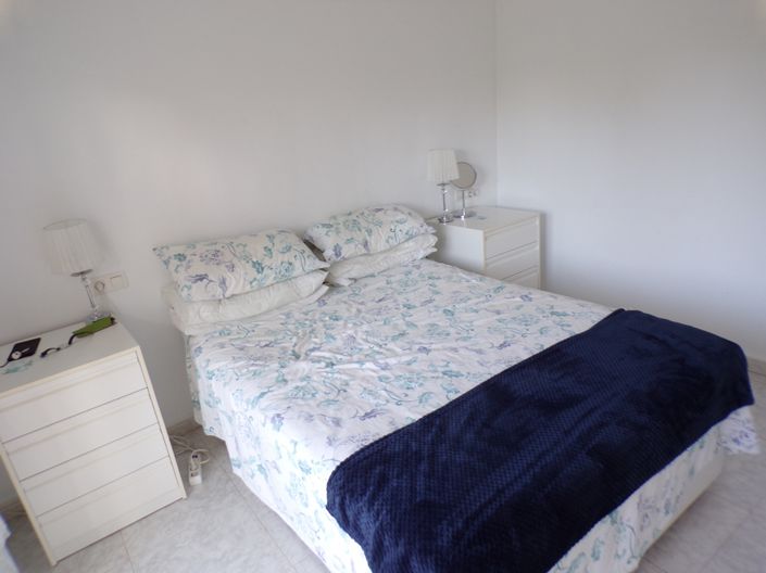 Image No.20-2 Bed Townhouse for sale