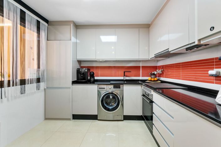 Image No.12-3 Bed Townhouse for sale