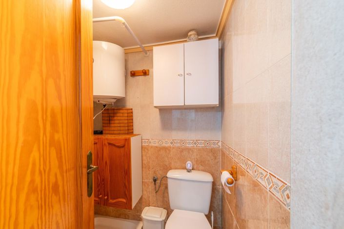 Image No.12-2 Bed Townhouse for sale