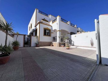 23766-quad-house-for-sale-in-vistabella-golf-