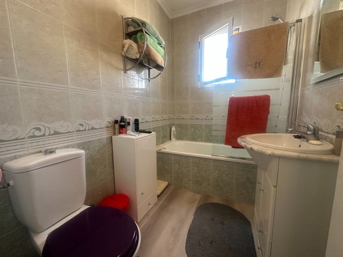 Image No.20-3 Bed Townhouse for sale