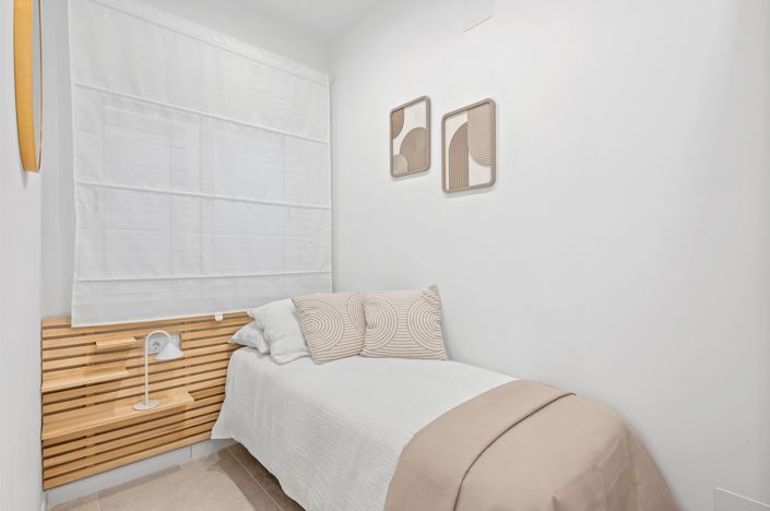 Image No.13-2 Bed Semi-Detached for sale