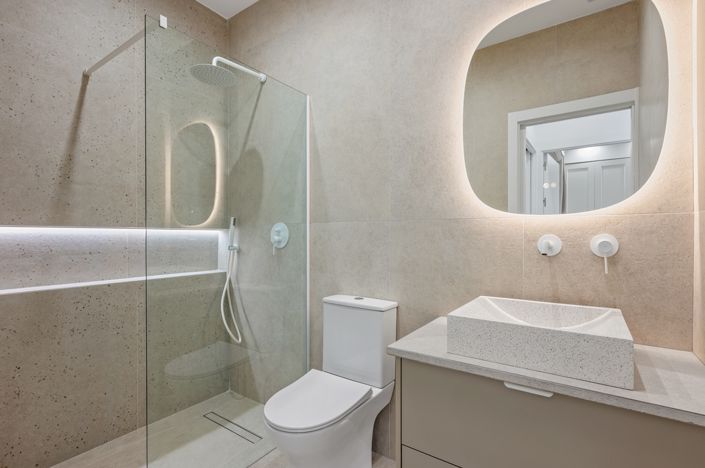 Image No.16-2 Bed Semi-Detached for sale