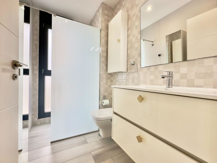 Image No.19-3 Bed Villa for sale