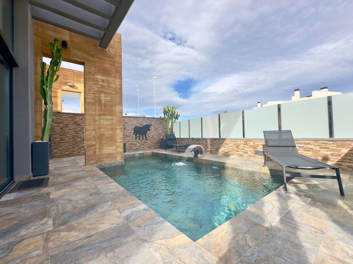 Image No.2-3 Bed Villa for sale