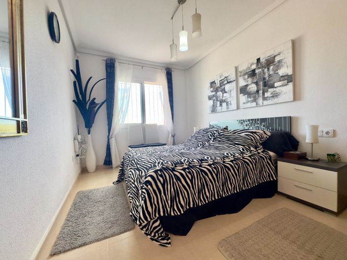 Image No.20-2 Bed Apartment for sale