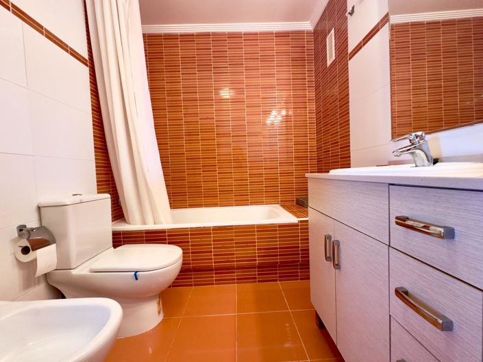 Image No.27-2 Bed Apartment for sale