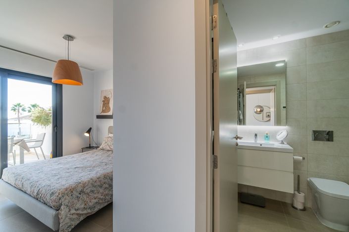 Image No.15-2 Bed Apartment for sale