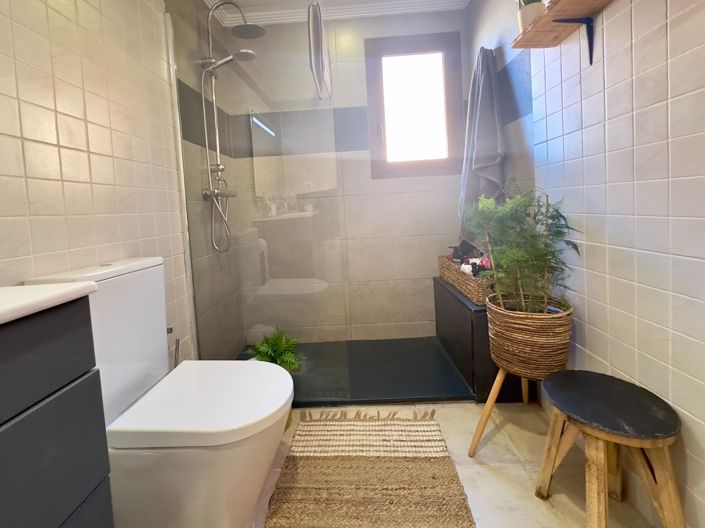 Image No.25-2 Bed Apartment for sale