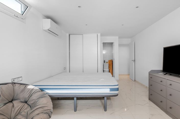 Image No.23-5 Bed Villa for sale