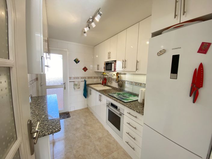 Image No.14-3 Bed Semi-Detached for sale