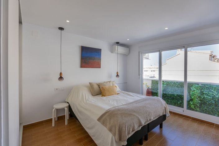 Image No.13-3 Bed Townhouse for sale