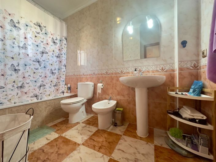 Image No.29-2 Bed Villa for sale