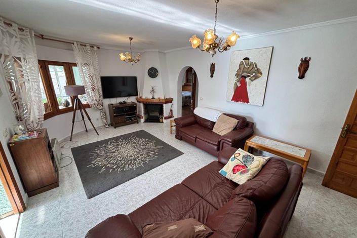 Image No.4-4 Bed Villa for sale