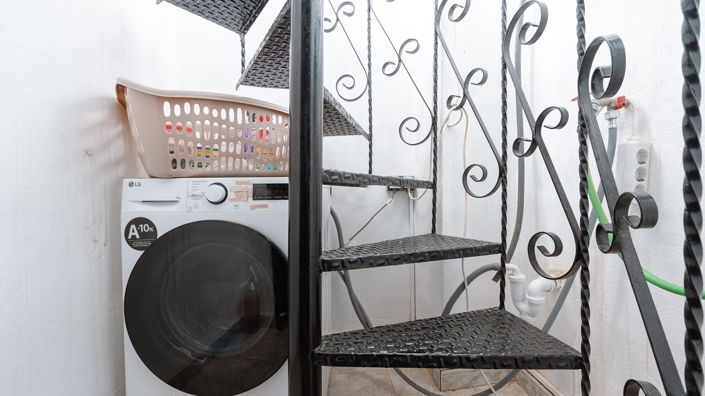 Image No.24-2 Bed Semi-Detached for sale