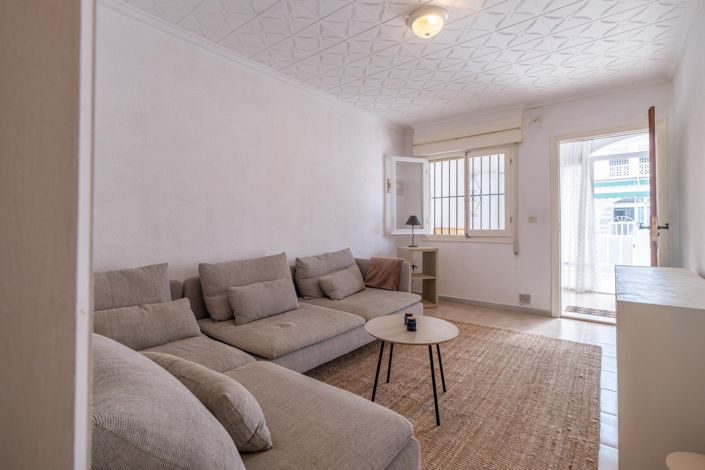 Image No.13-2 Bed Townhouse for sale