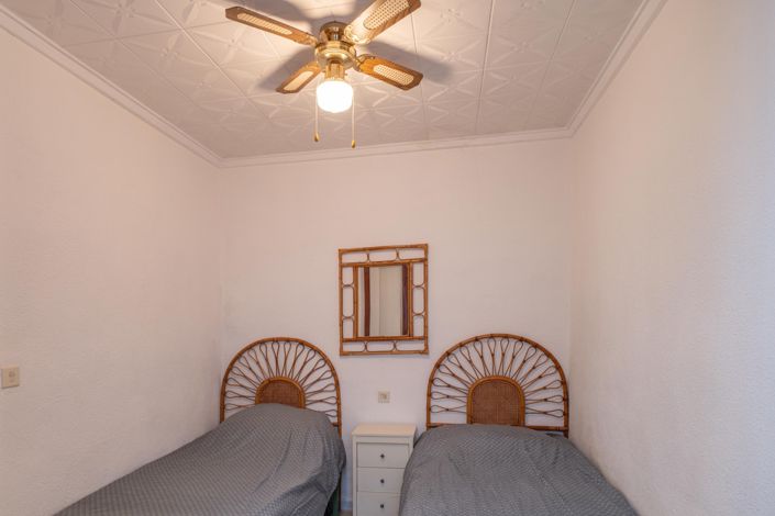 Image No.15-2 Bed Townhouse for sale