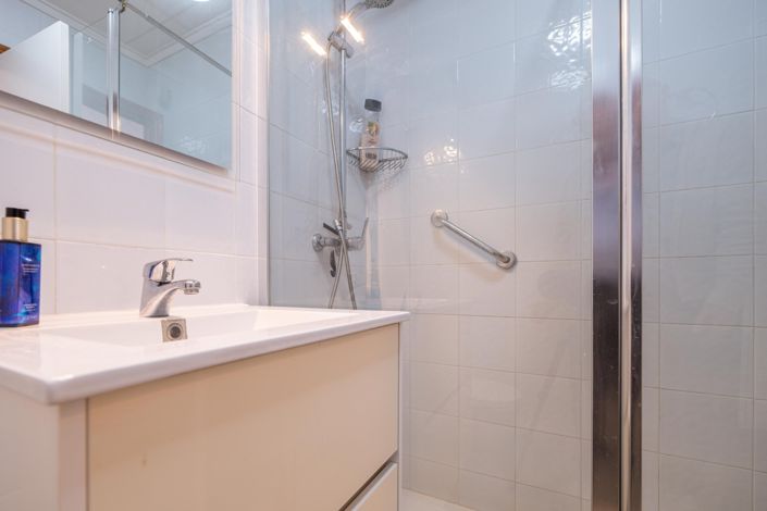 Image No.20-2 Bed Townhouse for sale