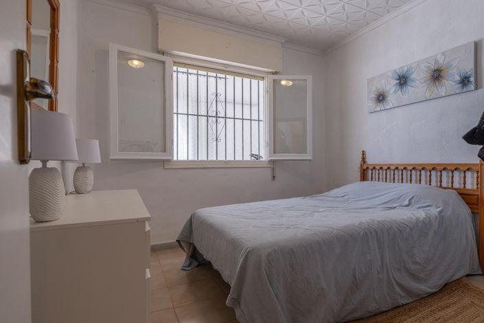 Image No.21-2 Bed Townhouse for sale