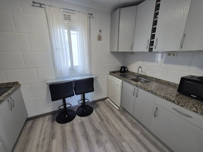 Image No.10-3 Bed Apartment for sale