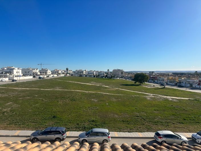 Image No.20-2 Bed Apartment for sale