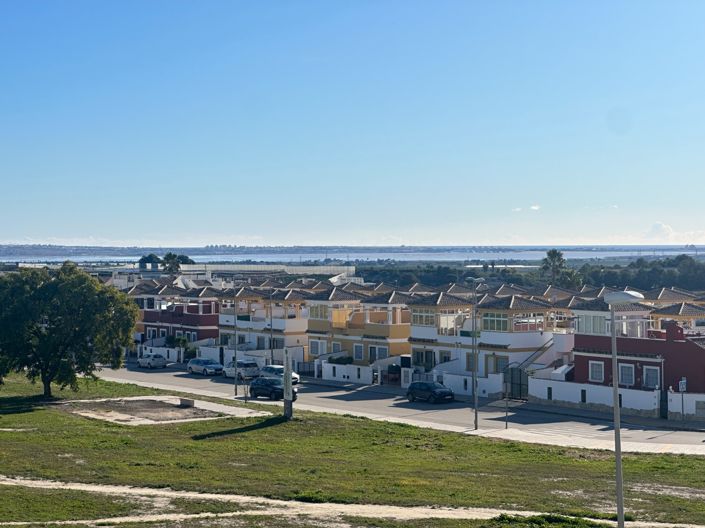 Image No.21-2 Bed Apartment for sale