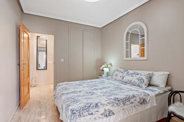 Image No.20-2 Bed Apartment for sale