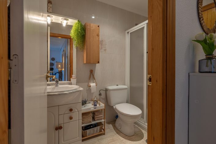 Image No.12-2 Bed Apartment for sale