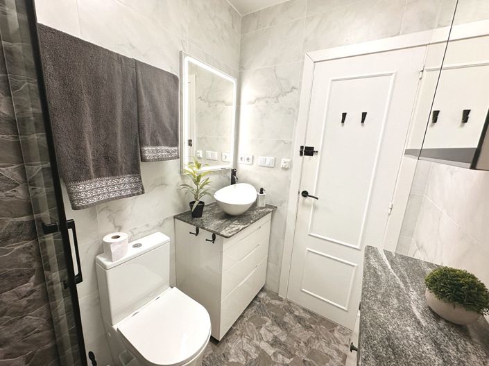 Image No.12-2 Bed Apartment for sale