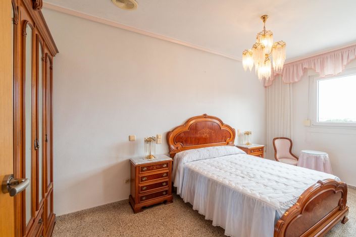 Image No.22-5 Bed Townhouse for sale