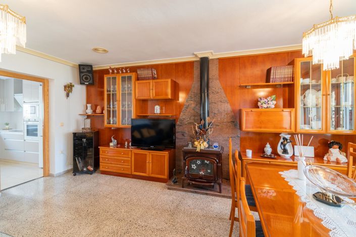 Image No.6-5 Bed Townhouse for sale