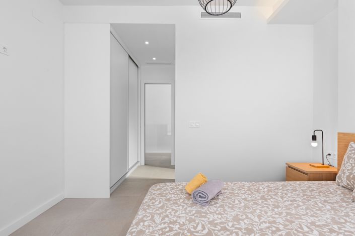 Image No.20-3 Bed Semi-Detached for sale