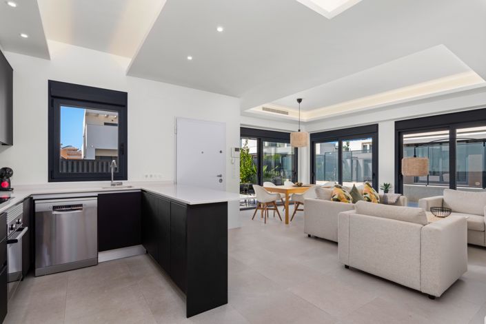 Image No.8-3 Bed Semi-Detached for sale