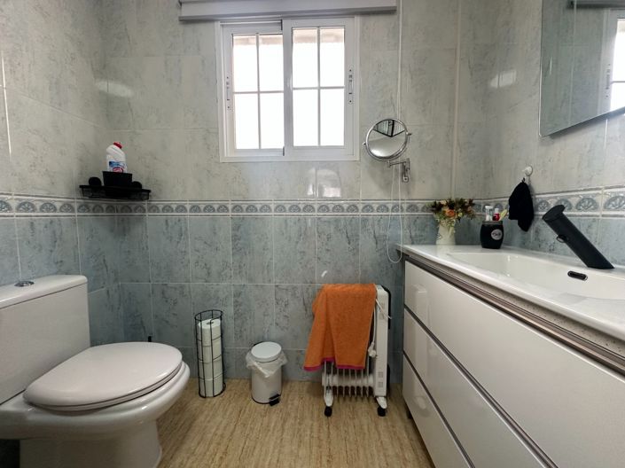 Image No.17-3 Bed Townhouse for sale