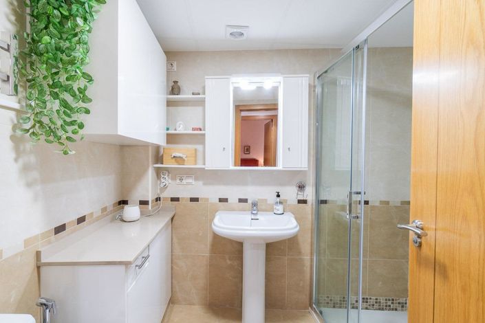 Image No.20-2 Bed Apartment for sale