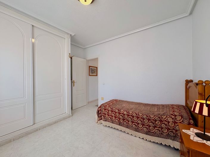 Image No.17-2 Bed Semi-Detached for sale