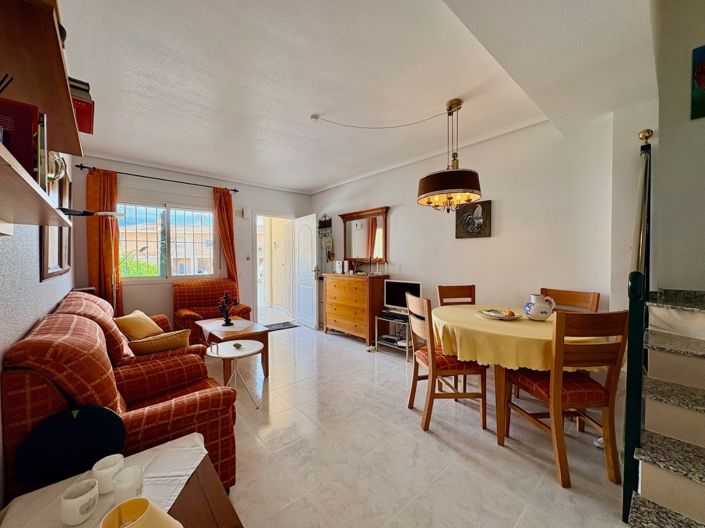 Image No.8-2 Bed Semi-Detached for sale