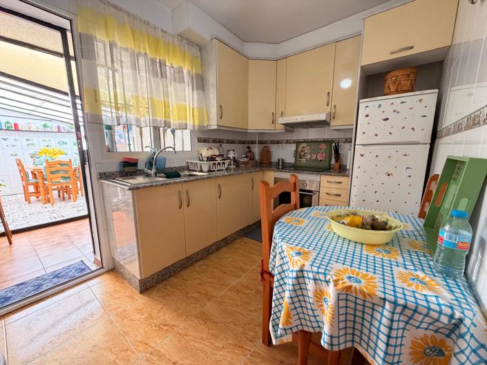 Image No.13-3 Bed Townhouse for sale