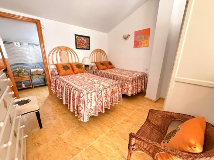 Image No.23-3 Bed Townhouse for sale