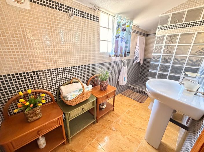 Image No.30-3 Bed Townhouse for sale