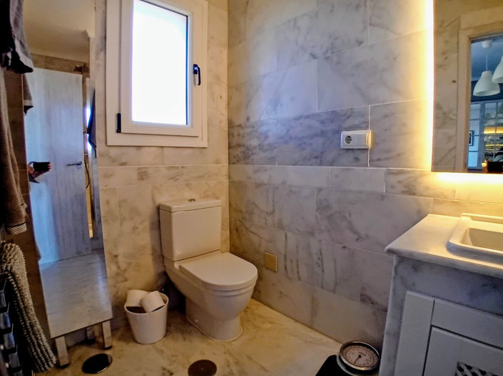 Image No.19-2 Bed Townhouse for sale