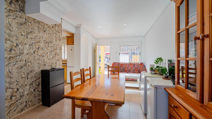 Image No.8-2 Bed Semi-Detached for sale