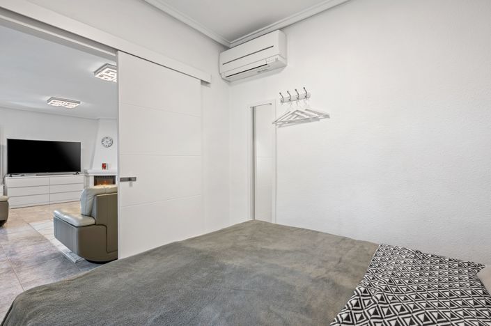 Image No.27-5 Bed Villa for sale