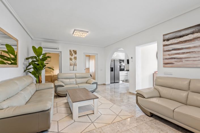 Image No.5-5 Bed Villa for sale