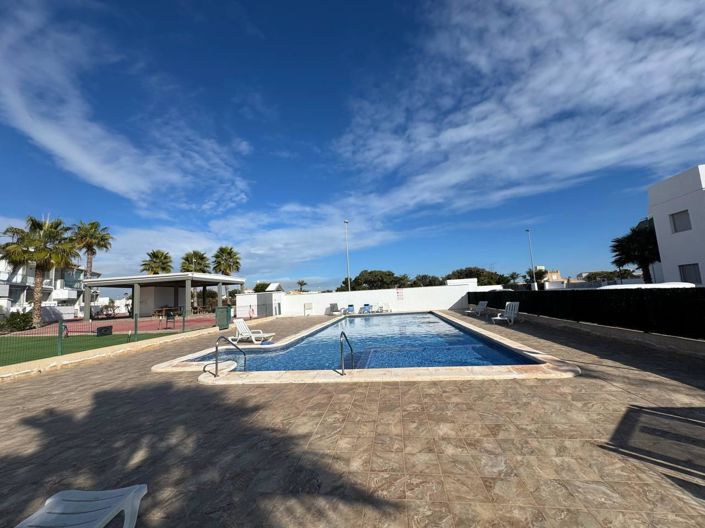 Image No.20-2 Bed Apartment for sale