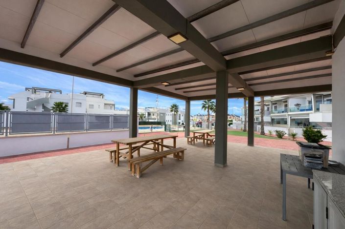 Image No.23-2 Bed Apartment for sale