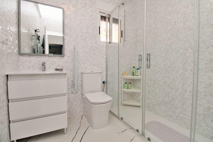 Image No.18-2 Bed Bungalow for sale