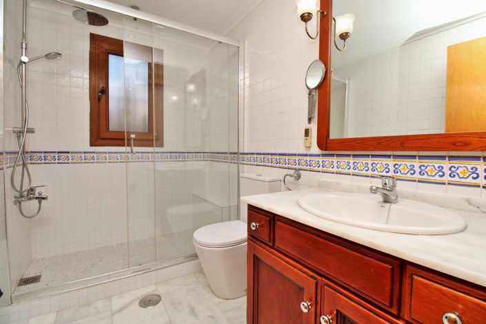 Image No.17-3 Bed Villa for sale