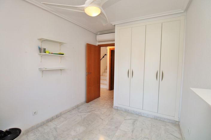 Image No.19-3 Bed Villa for sale