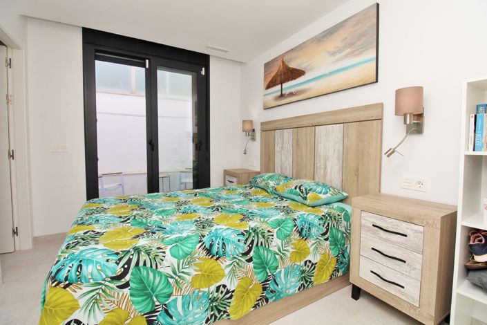 Image No.11-2 Bed Townhouse for sale